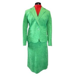 Vintage Suit Ultra Suede Brand Fabric Green Blazer Skirt Set Size 8.